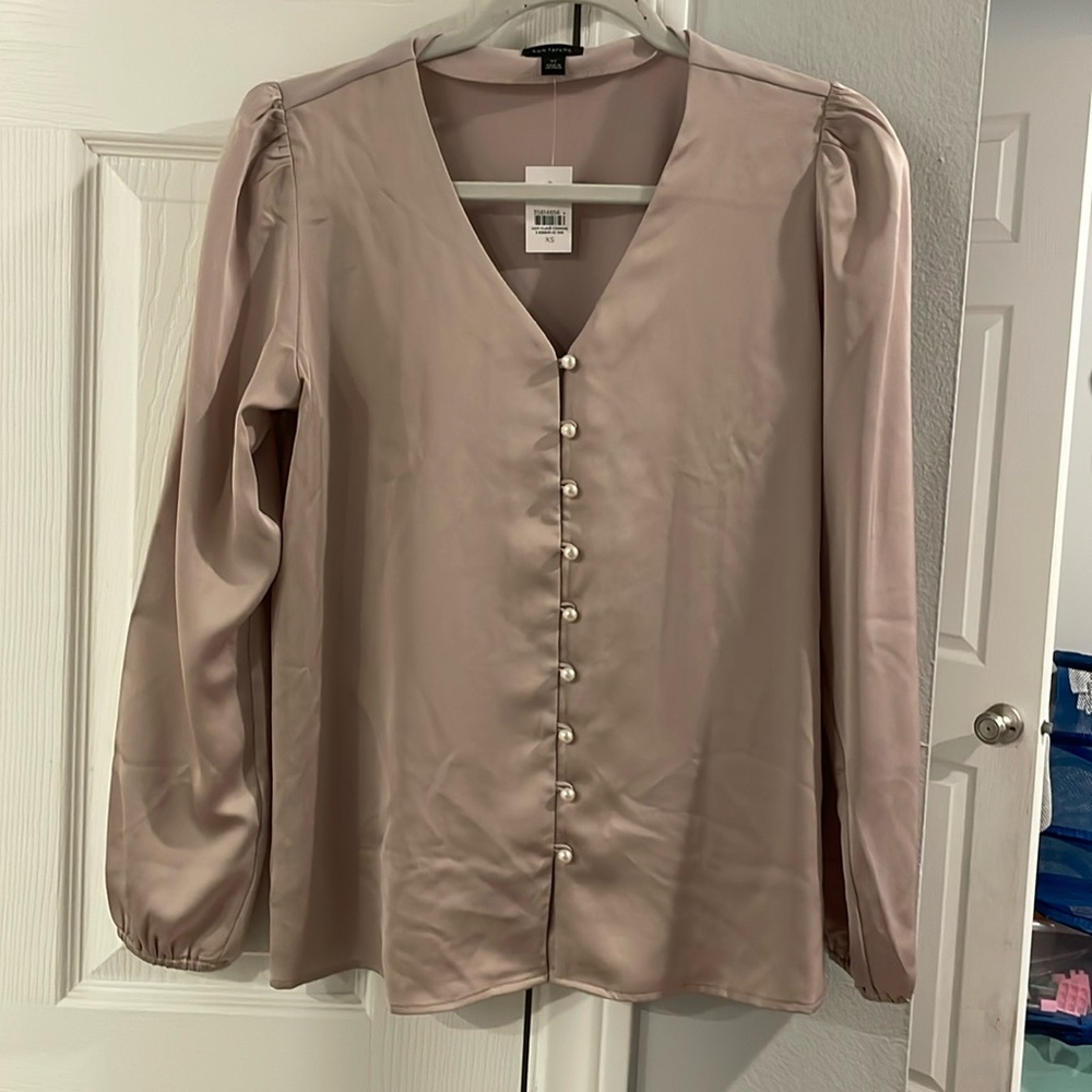 AnnTaylor blouse. New with tags.